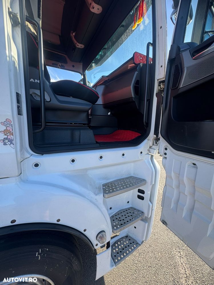 MAN TGX - 32