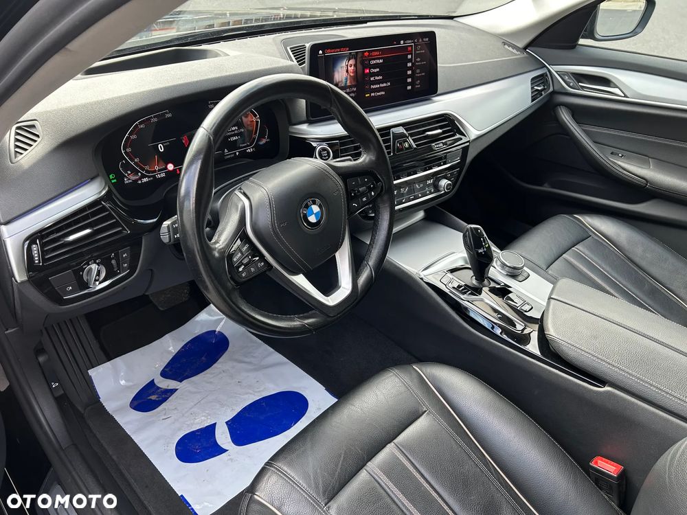 BMW Seria 5 520d Sport Line sport - 8