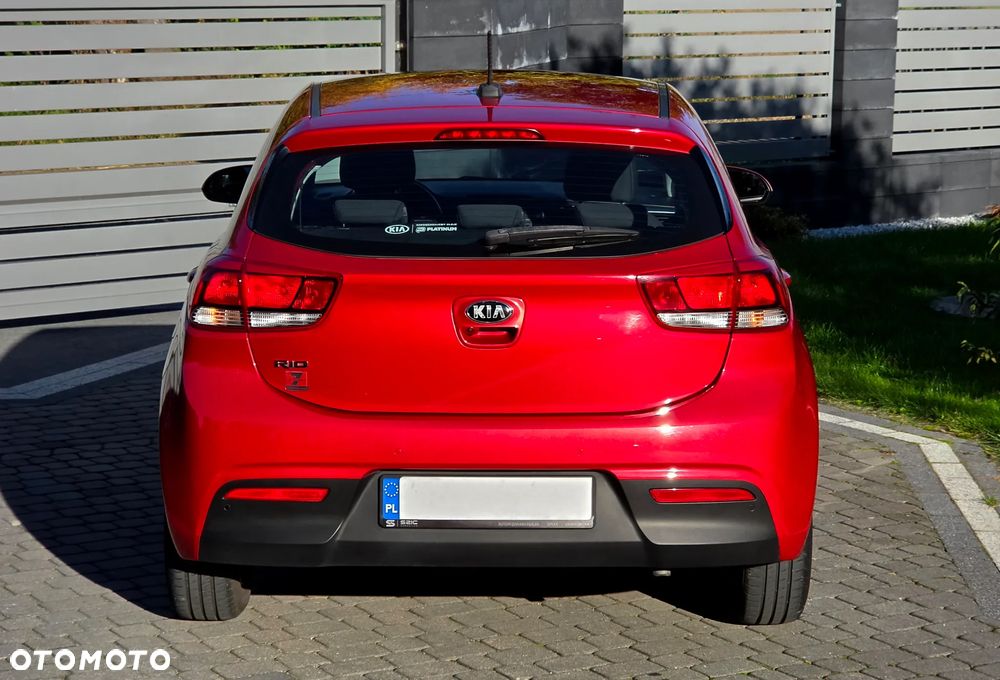 Kia Rio 1.2 L - 11