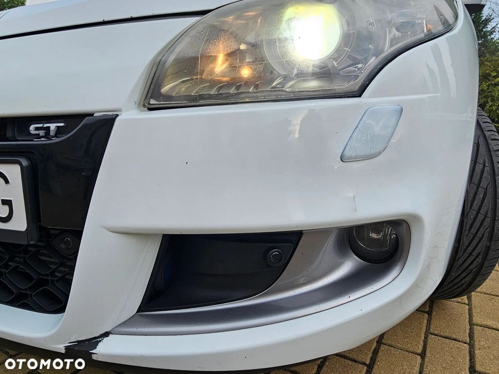 Renault Megane TCe 180 GT - 12