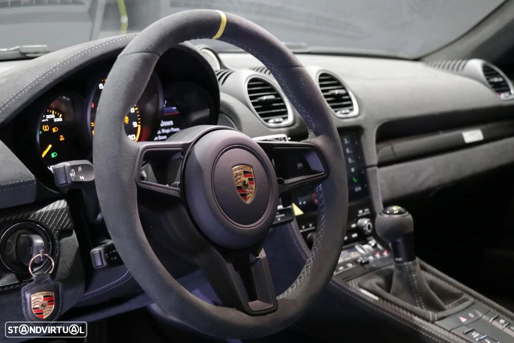 Porsche 718 Cayman - 18