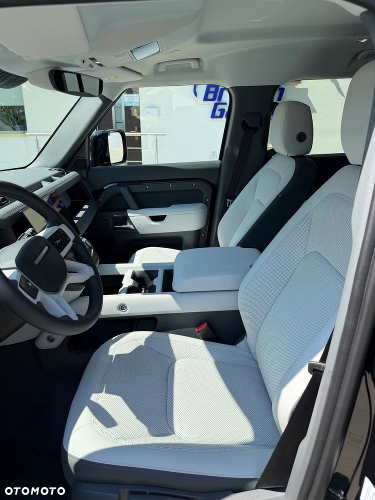 Land Rover Defender 3.0 D250 mHEV S - 14