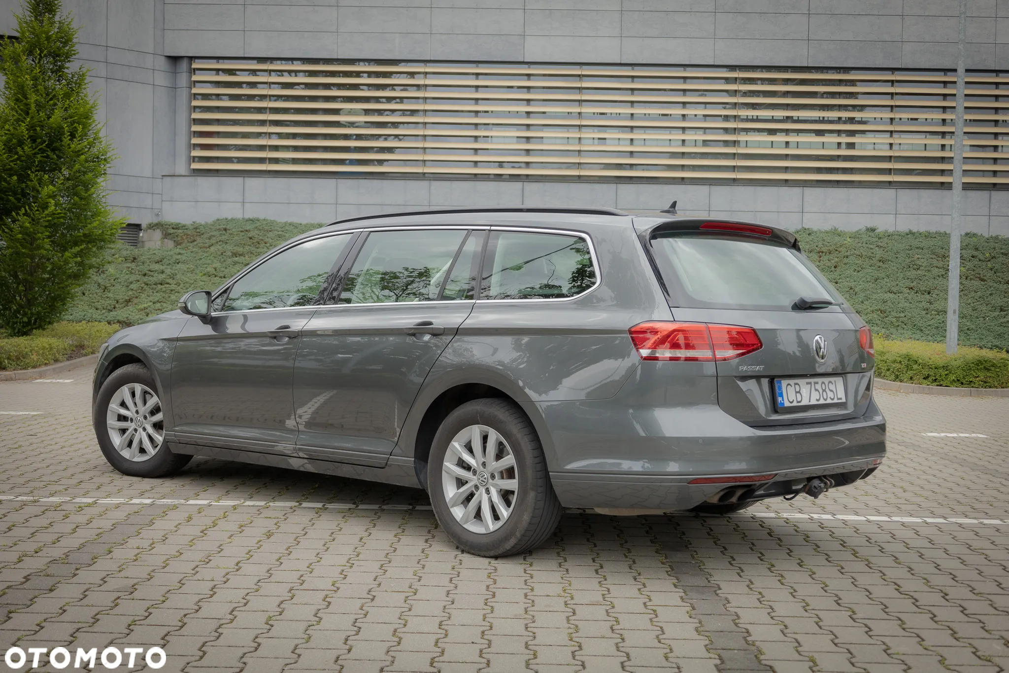 Volkswagen Passat - 13