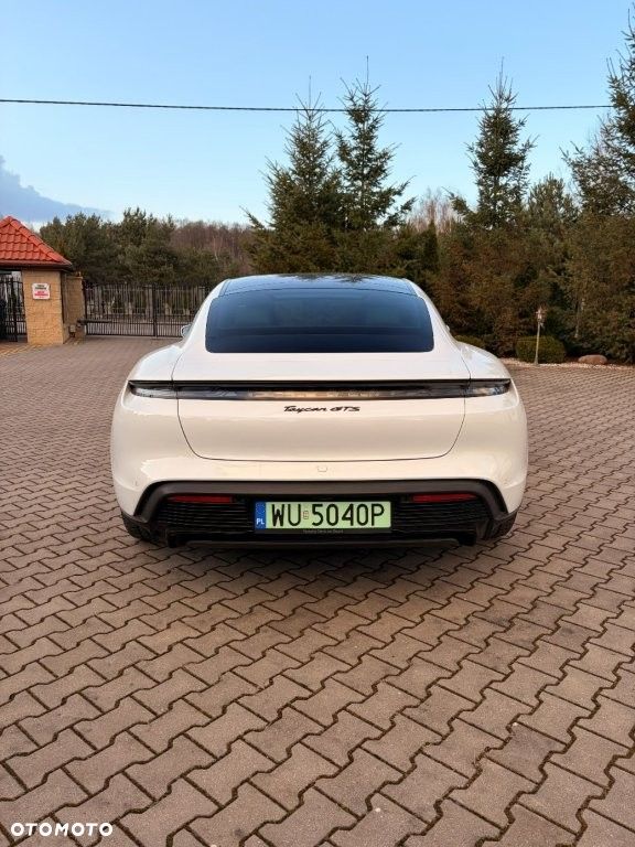 Porsche Taycan - 8