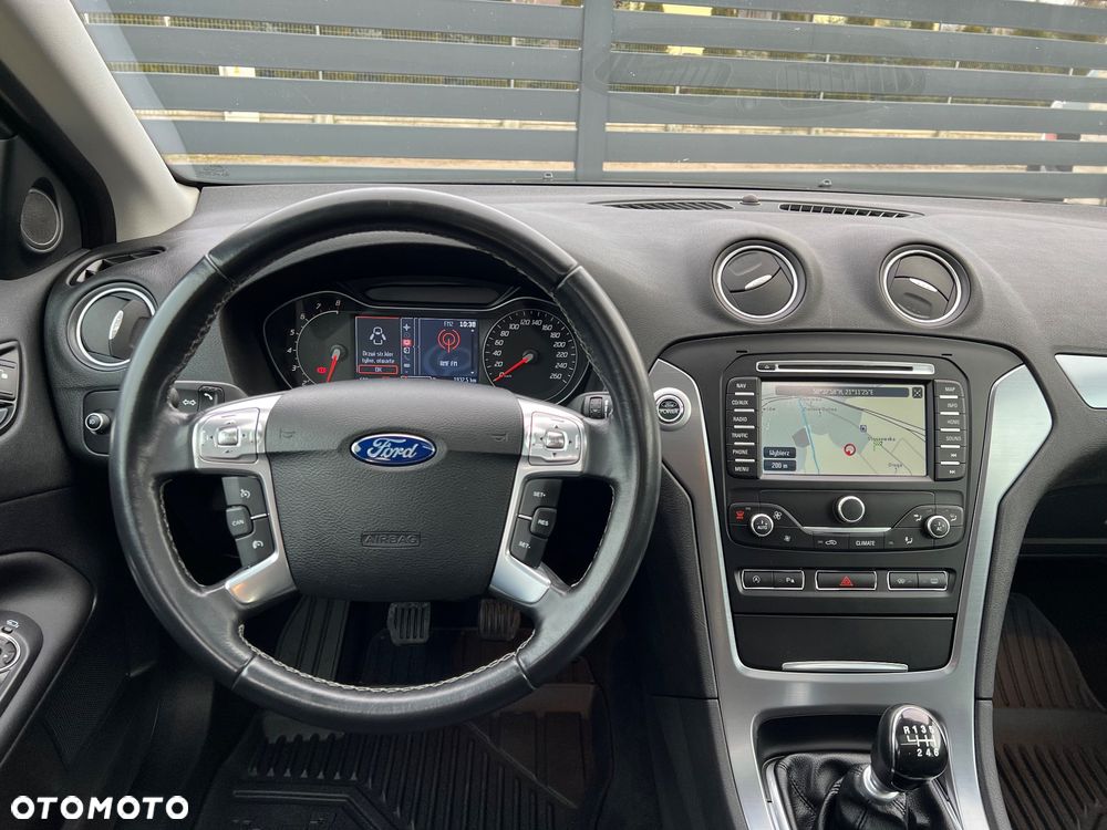 Ford Mondeo 1.6 T Platinium X Plus (Titanium) - 24