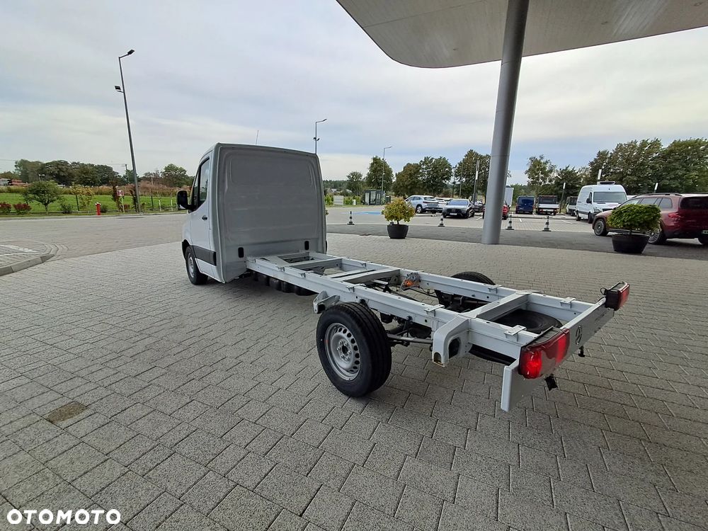Mercedes-Benz Sprinter - 8