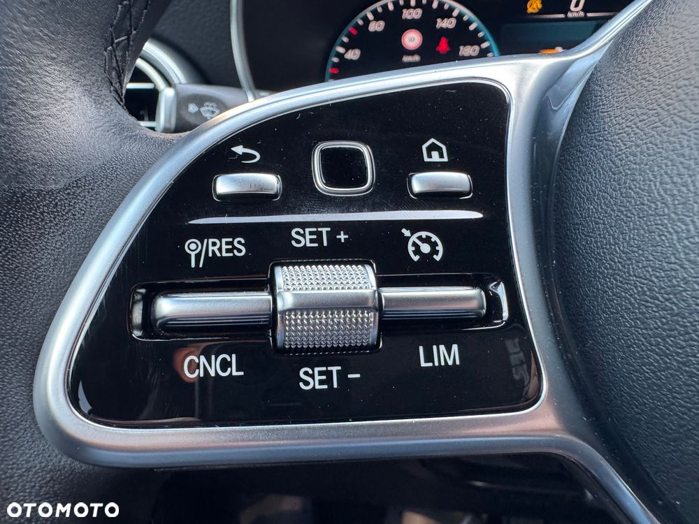 Mercedes-Benz GLC 200 d - 28