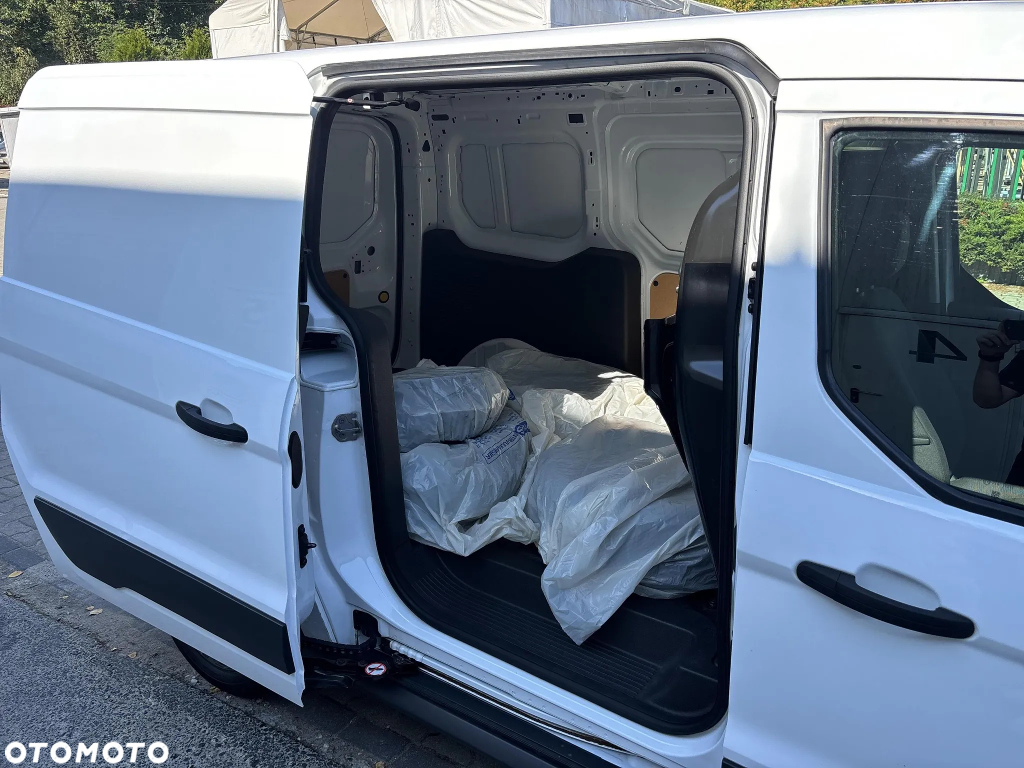 Ford Transit Connect - 16