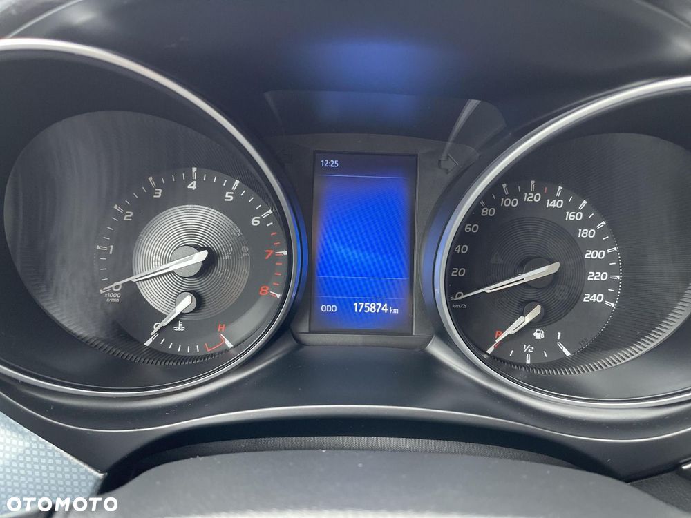Toyota Avensis - 19
