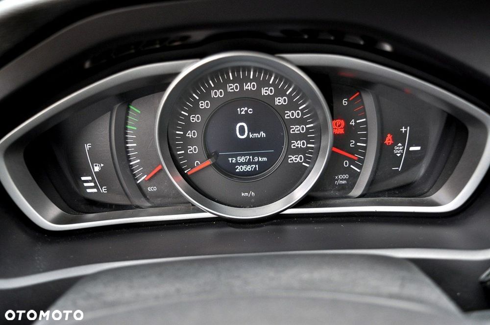 Volvo V40 D2 Drive-E Momentum - 18