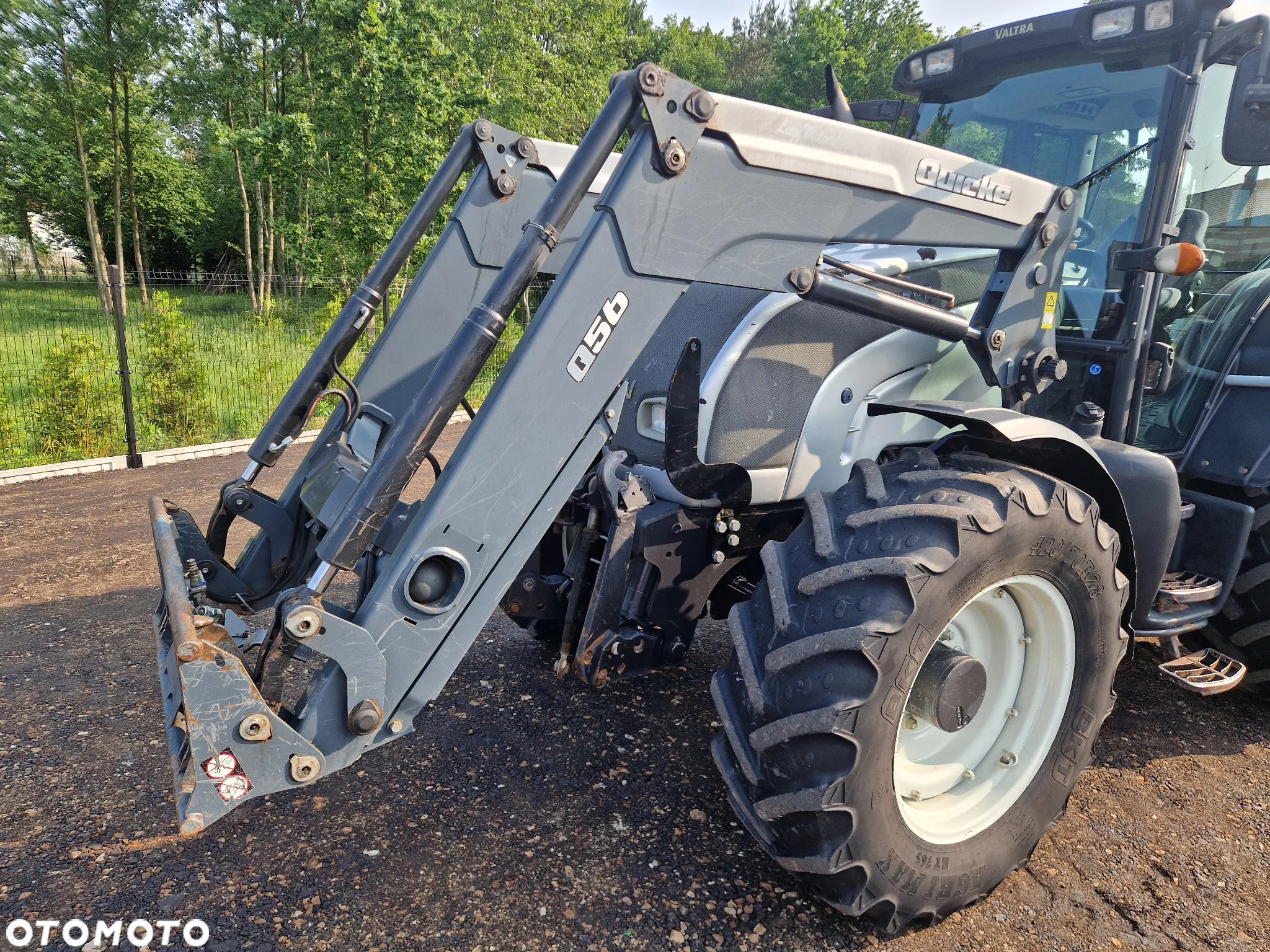 Valtra N121 HiTech - 2