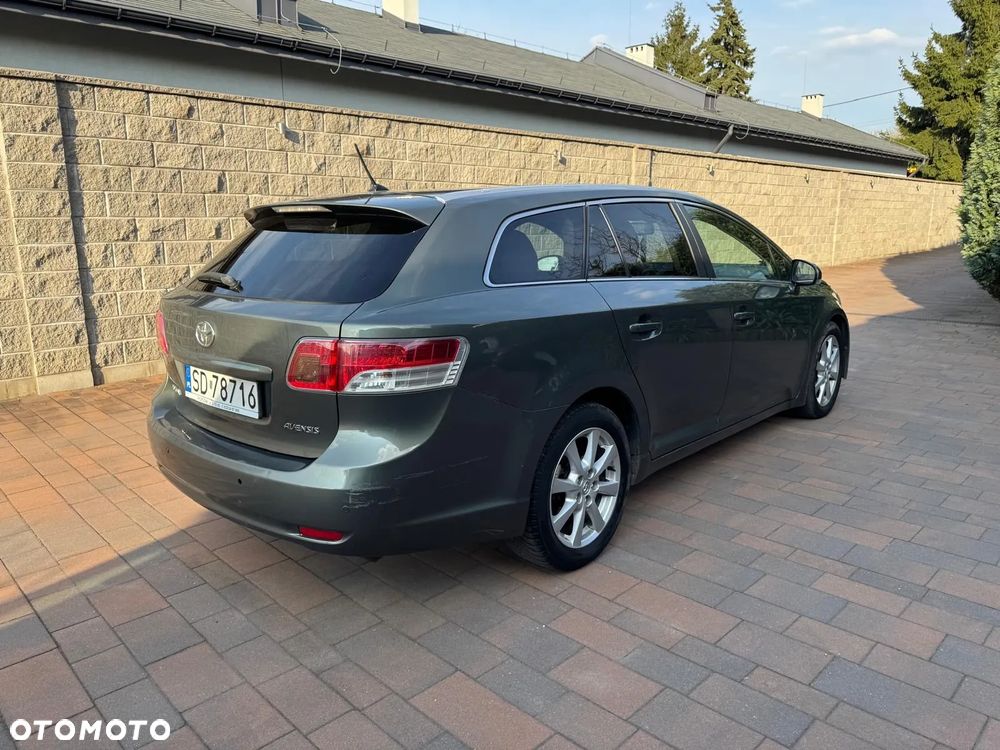Toyota Avensis 2.2 D-4D Sol Plus Platinium - 8
