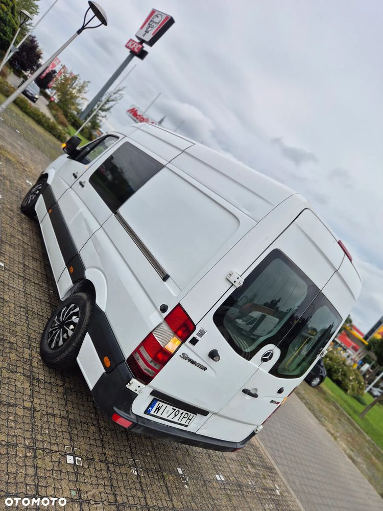 Mercedes-Benz Sprinter - 23