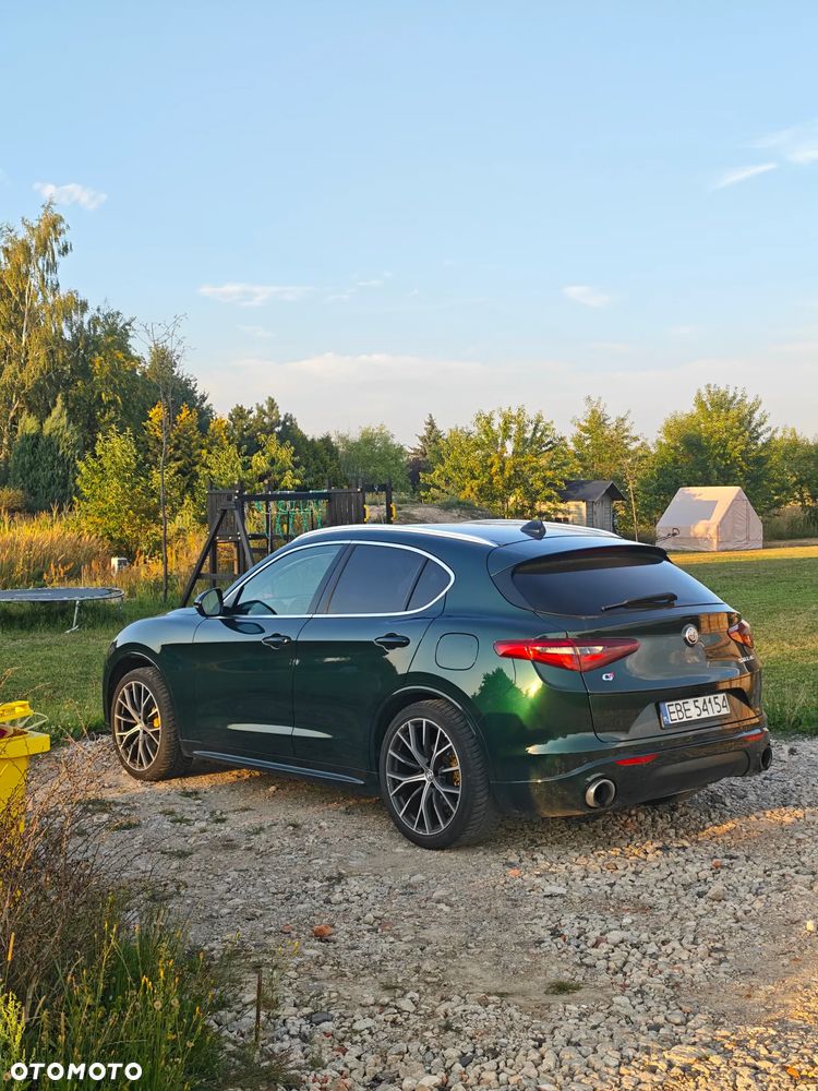 Alfa Romeo Stelvio 2.0 Turbo 16V AT8-Q4 Lusso Ti - 5