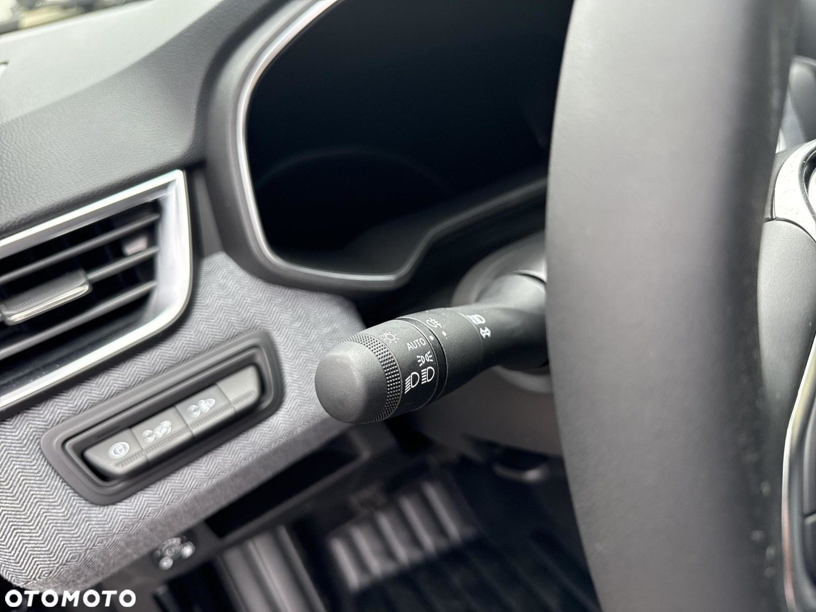 Renault Clio - 22