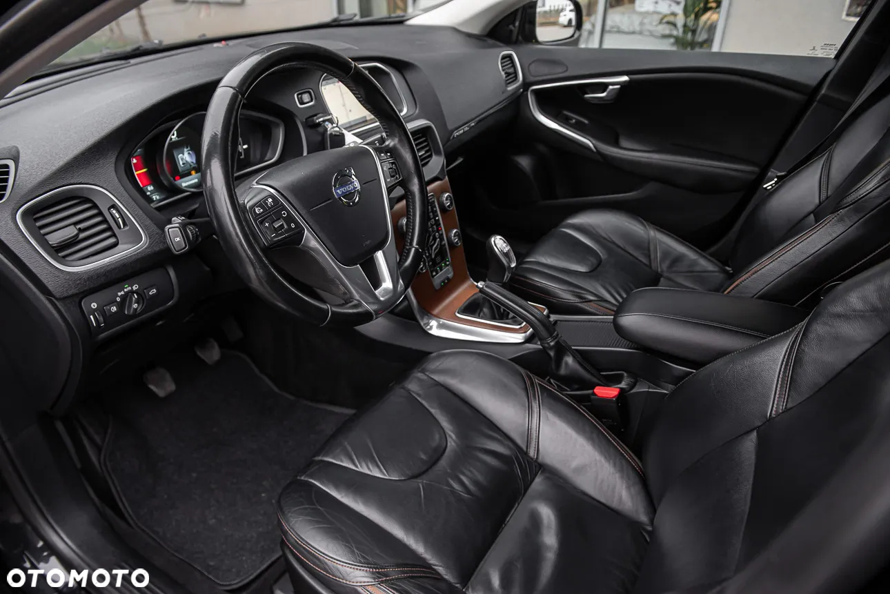 Volvo V40 Cross Country - 15