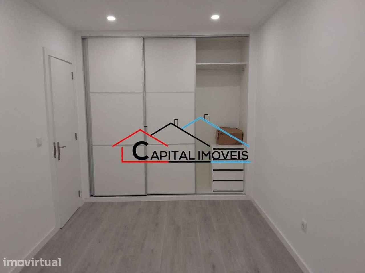 T2 Remodelado, localizado no Barreiro (AP) - Grande imagem: 3/4
