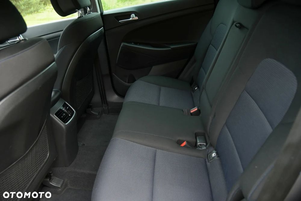 Hyundai Tucson blue 1.7 CRDi 2WD DCT Premium - 30