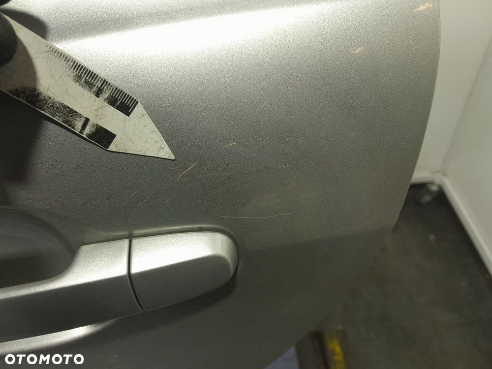 TOYOTA AVENSIS T25 KOMBI DRZWI TYŁ TYLNE LEWE 1C0 - 8