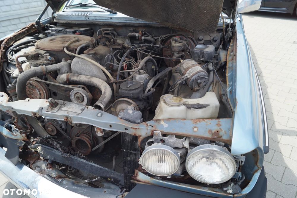 Mercedes-Benz W123 - 16