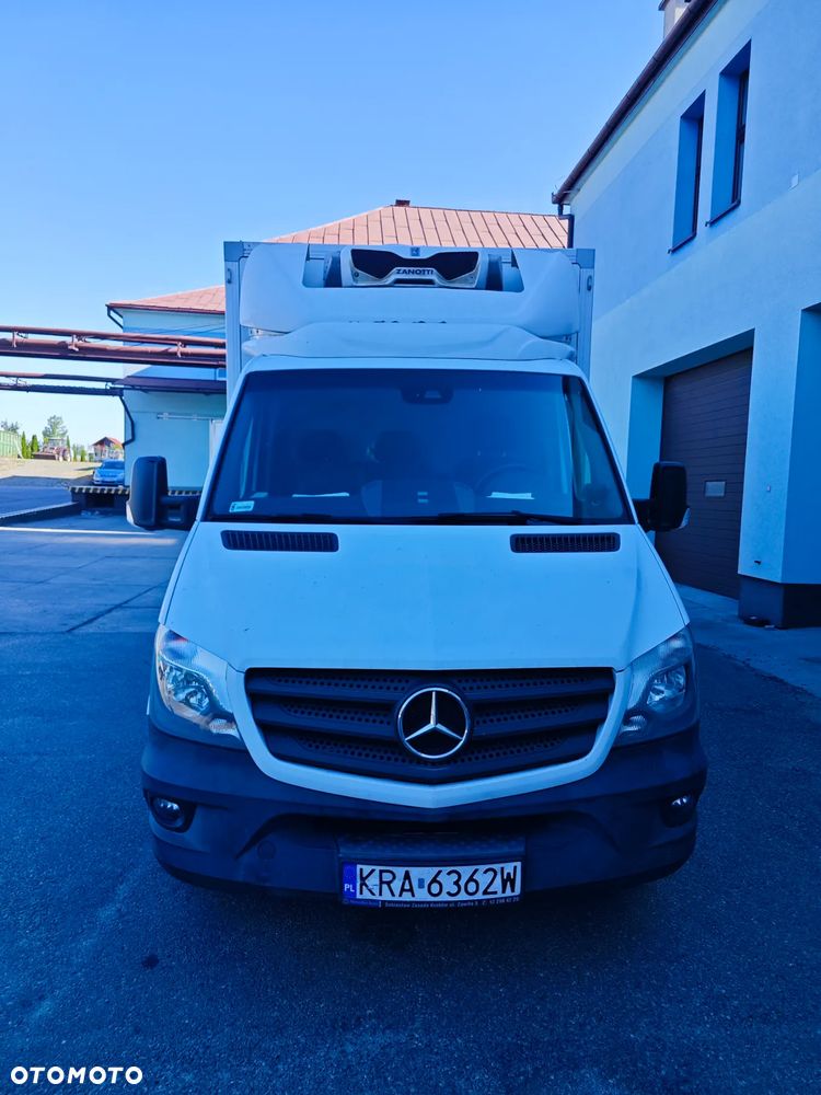 Mercedes-Benz Sprinter - 1