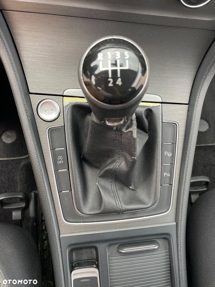 Volkswagen Golf 1.6 TDI DPF Highline - 13