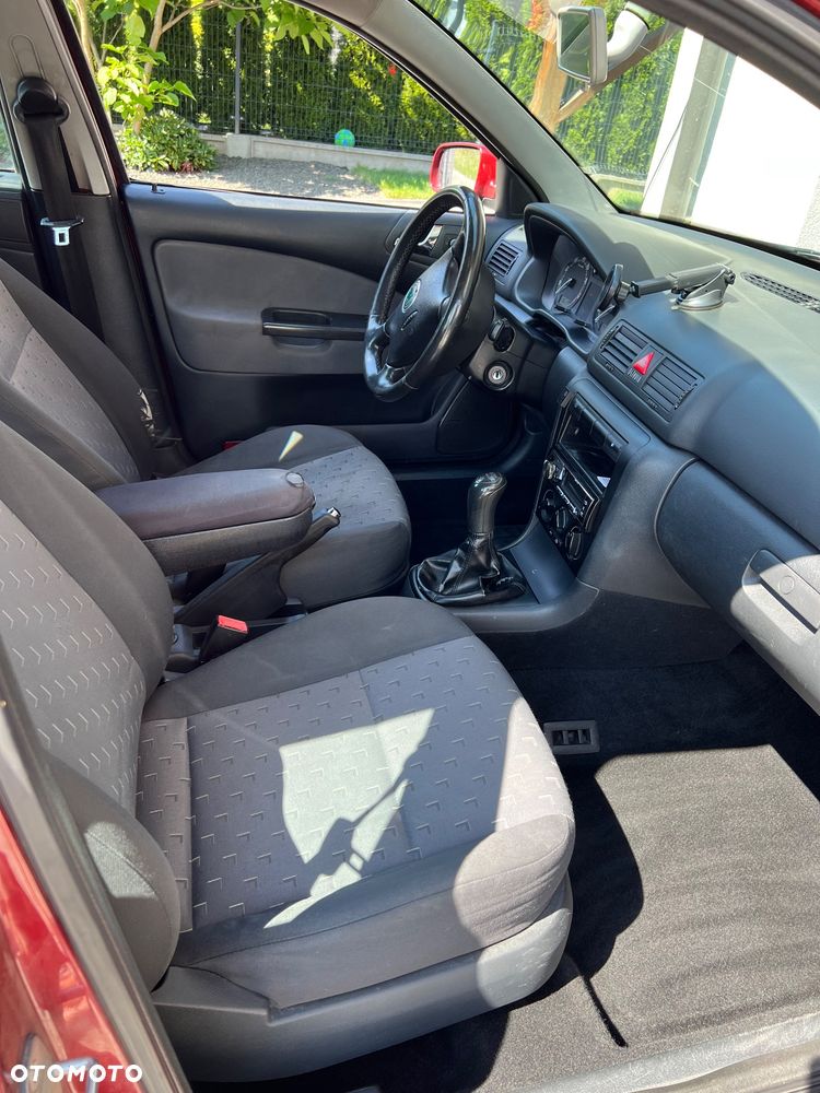 Skoda Octavia 1.6 Tour - 24