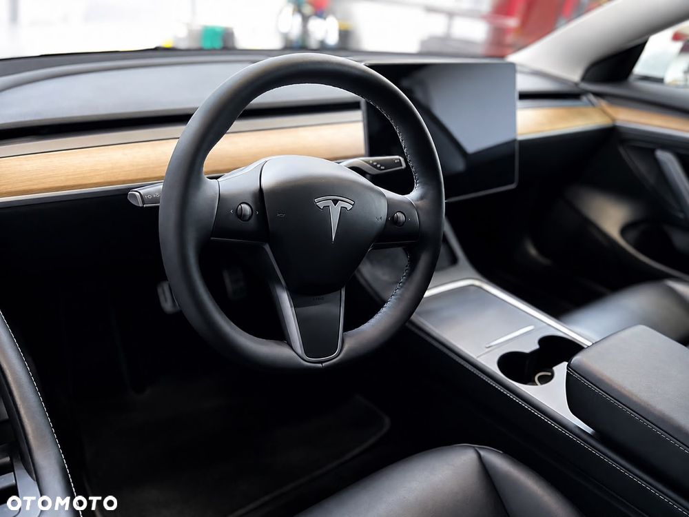 Tesla Model 3 Standard Range Plus - 11