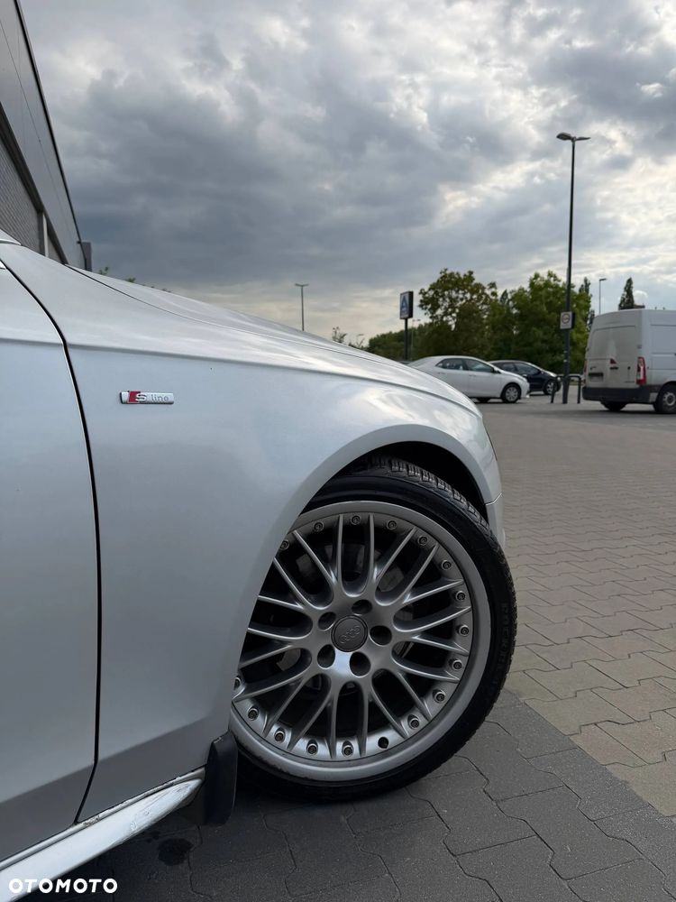 Audi A4 Limousine - 3