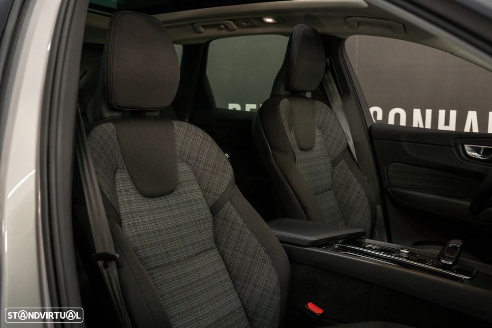 Volvo XC 60 2.0 T6 PHEV Core AWD - 24