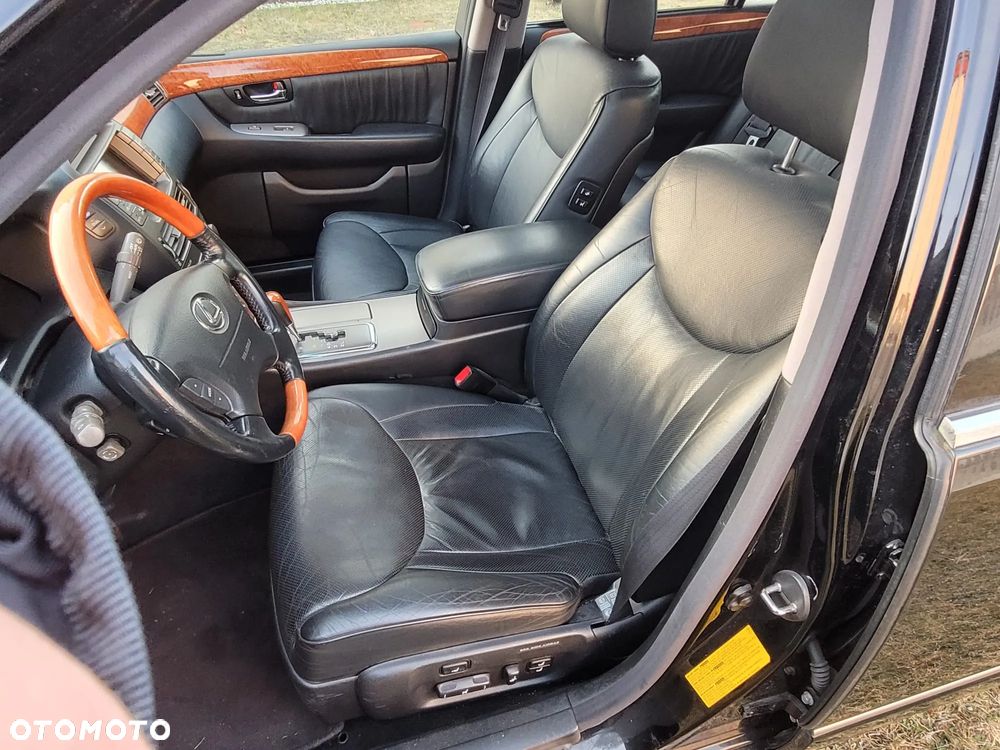 Lexus LS Prezydent - 8