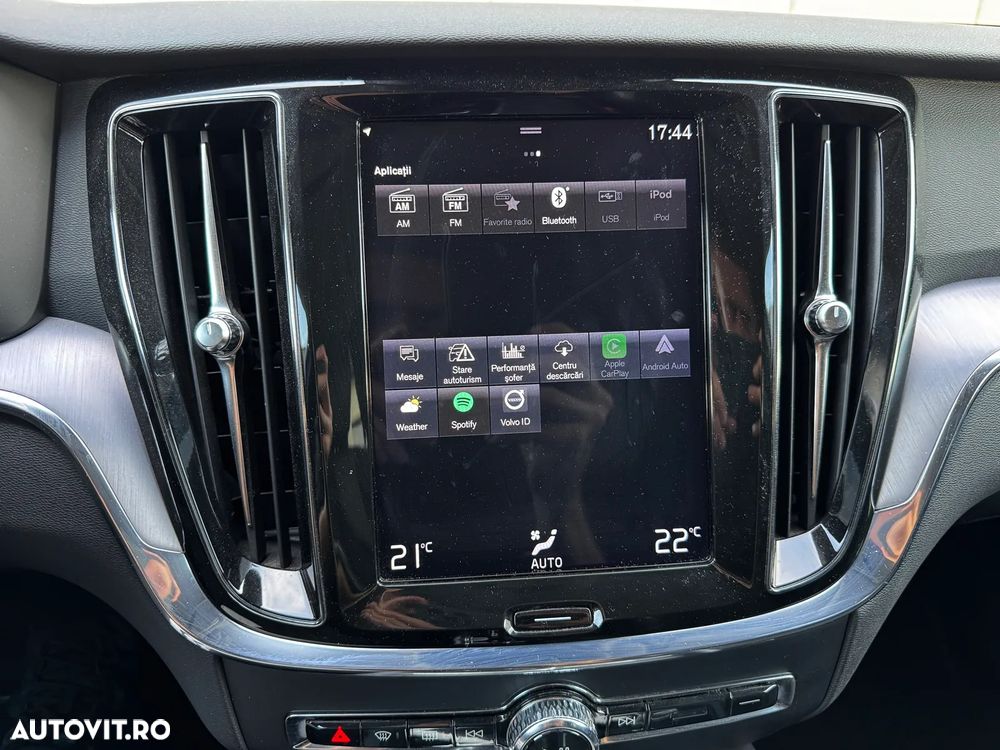 Volvo V60 D4 Momentum Pro - 40