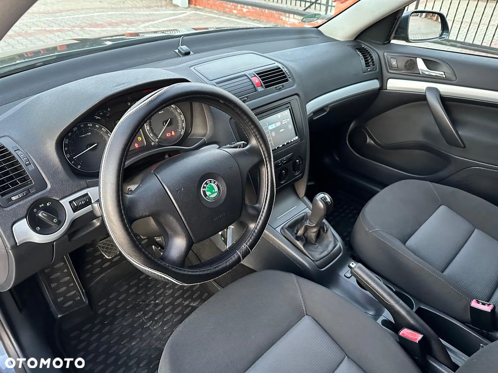 Skoda Octavia 1.6 Ambition - 20
