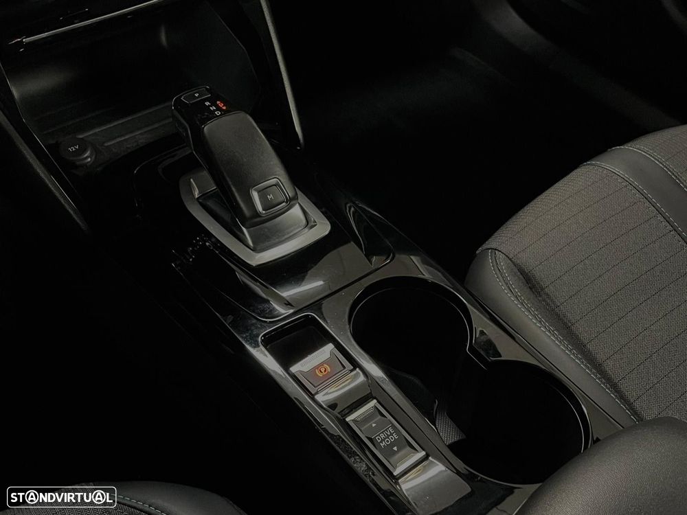 Peugeot 2008 1.2 PureTech Allure EAT8 - 20