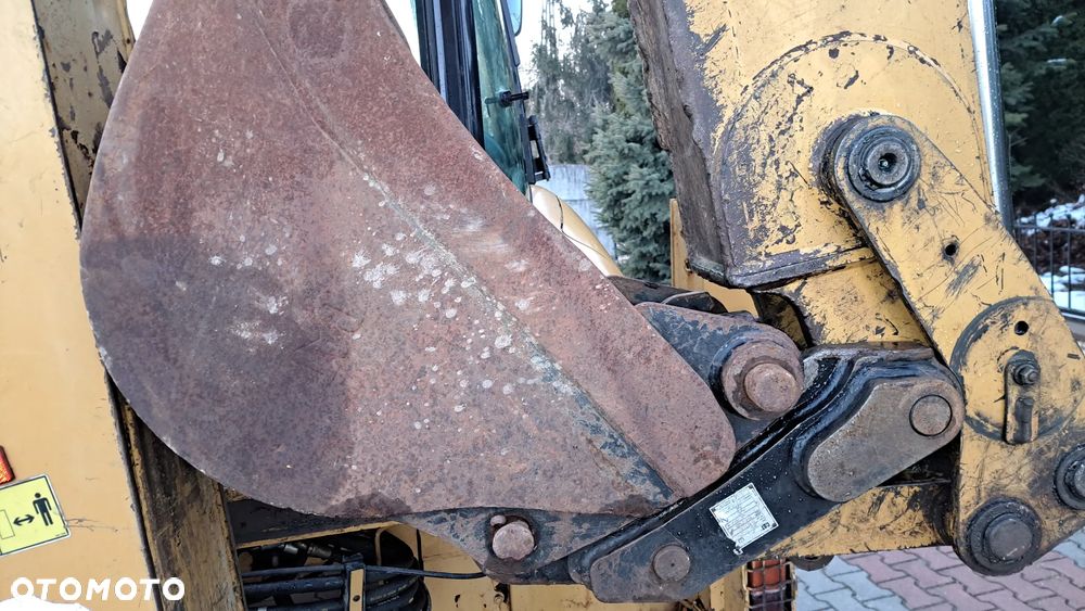 Caterpillar 428E - 17