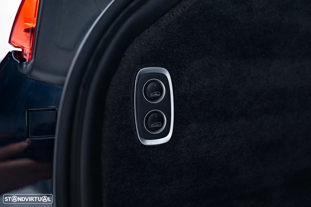 Aston Martin DBX Standard - 14