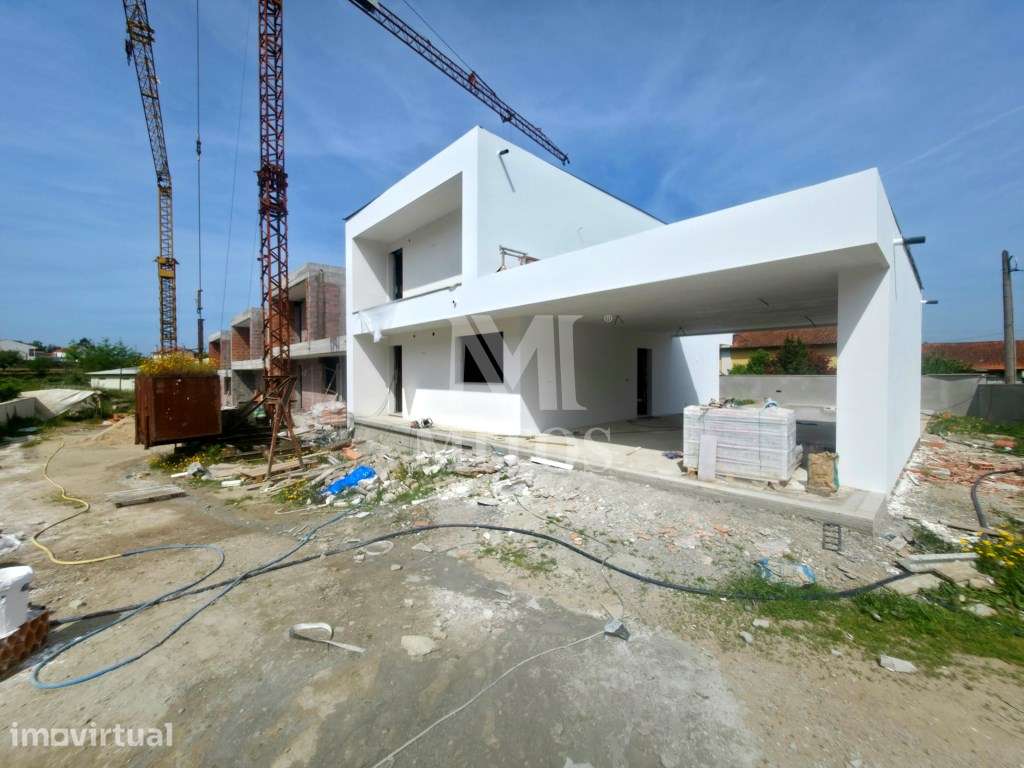 Moradia T3 em construção situada na Correlhã - Ponte de Lima - Grande imagem: 2/27