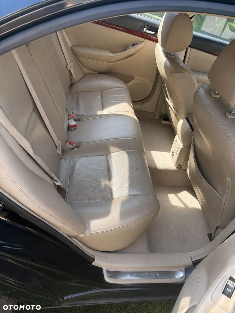 Toyota Avensis 2.0 VVT-i High - 5