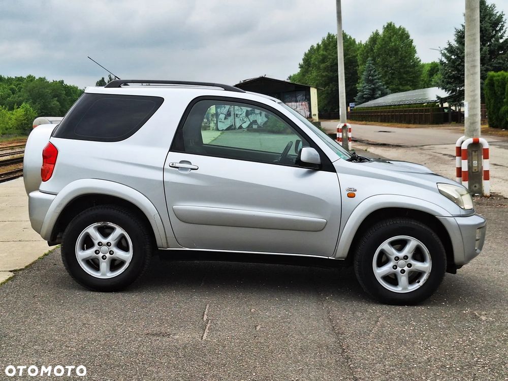 Toyota RAV4 D-4D 4x4 - 29