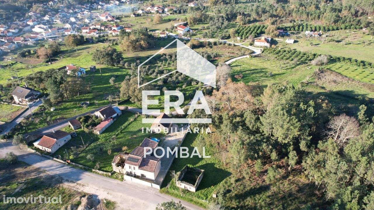 Moradia para reconstrução inserida em terreno de 1000m2, Ansião - Grande imagem: 3/23