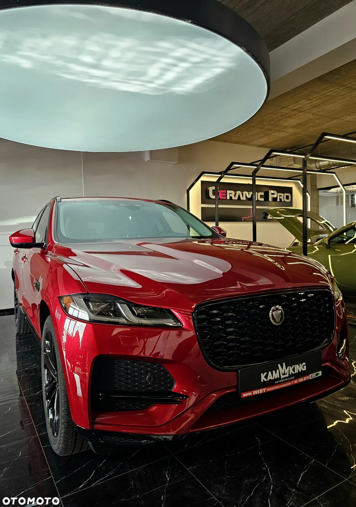 Jaguar F-Pace P250 AWD R-Dynamic S - 4