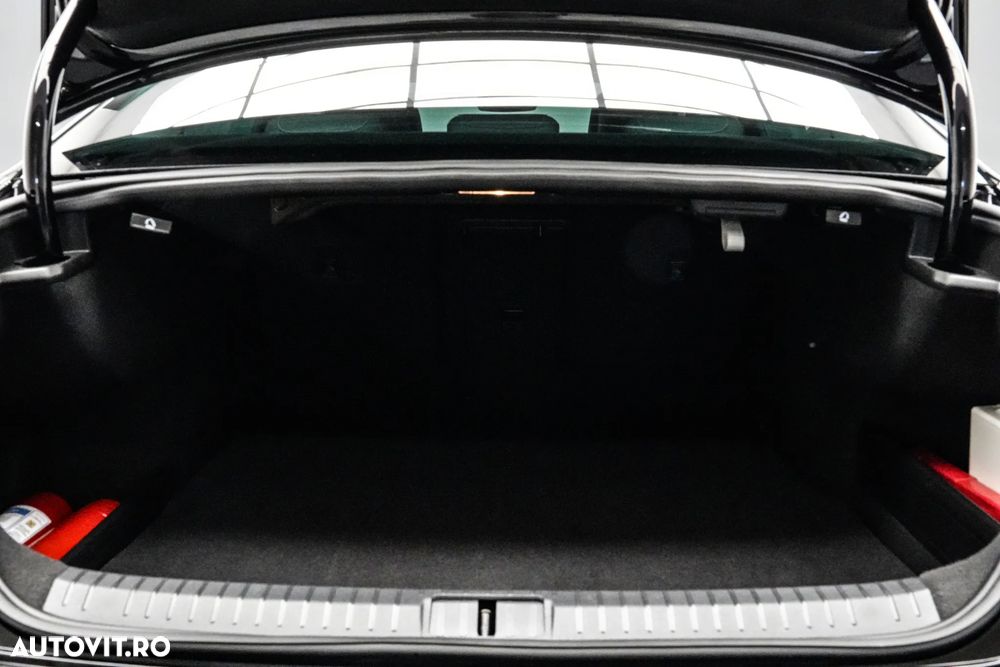 Volkswagen Passat 2.0 TDI DSG Comfortline - 25