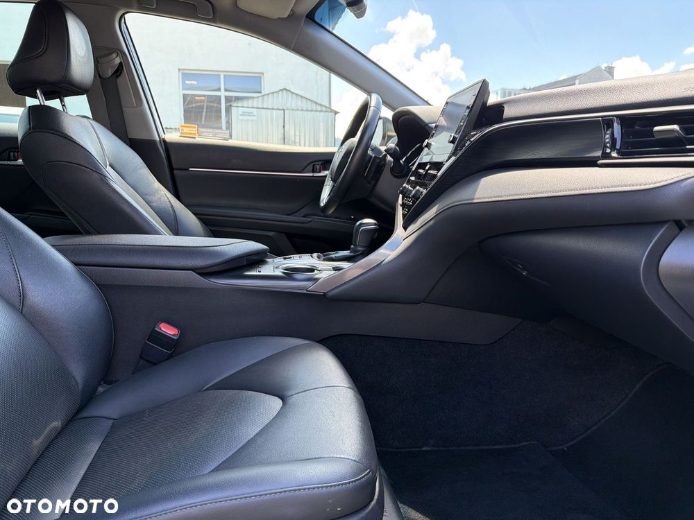 Toyota Camry 2.5 Hybrid Executive CVT - 8