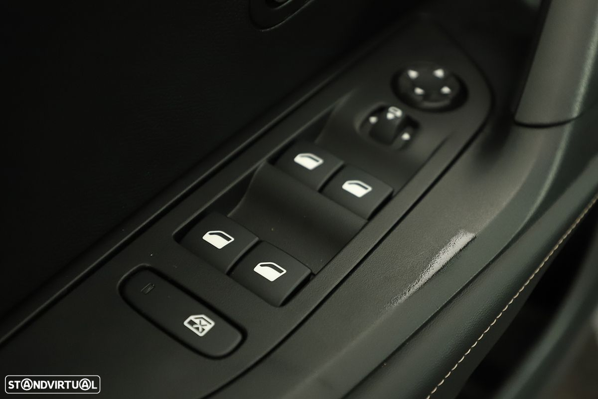 Peugeot 2008 1.2 PureTech Allure - 20