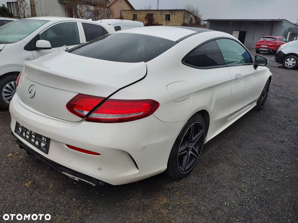 Mercedes-Benz Klasa C 200 4-Matic 9G-Tronic - 28