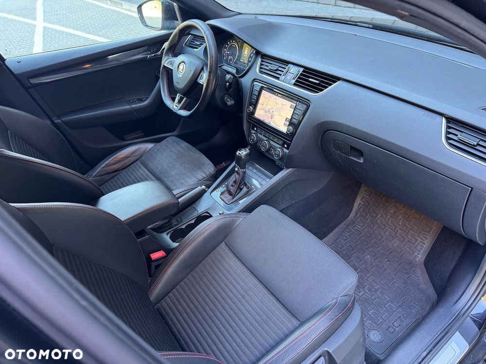 Skoda Octavia 2.0 TDI DSG RS - 23