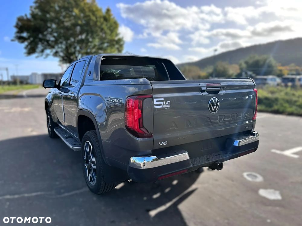 Volkswagen Amarok - 10