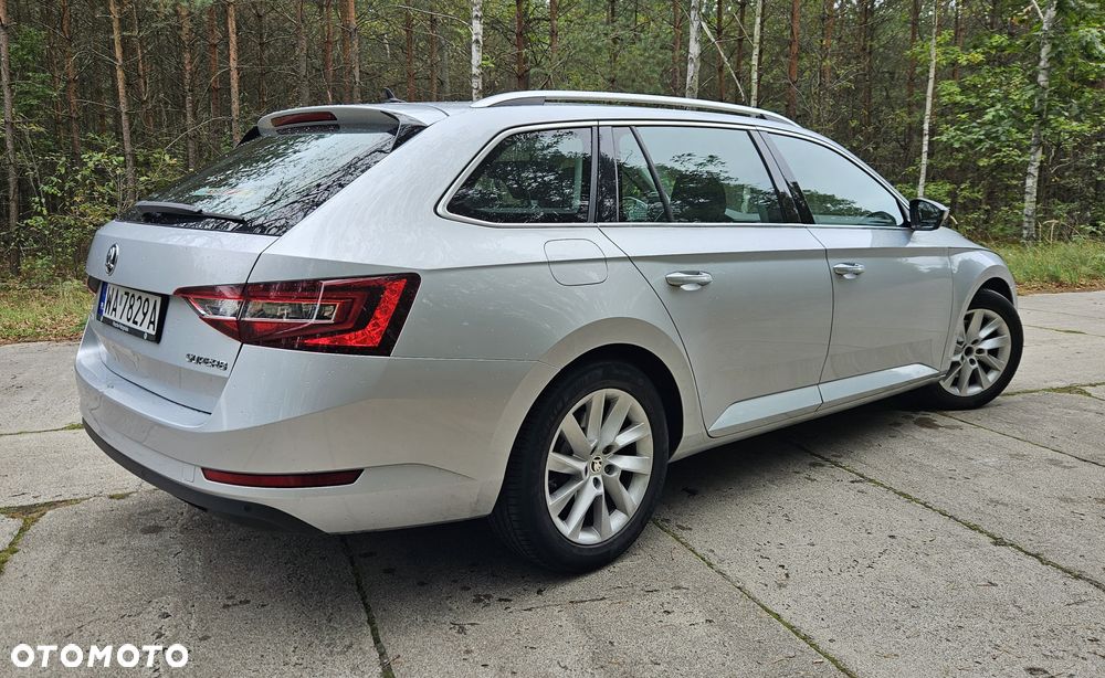 Skoda Superb 2.0 TDI Style DSG - 4