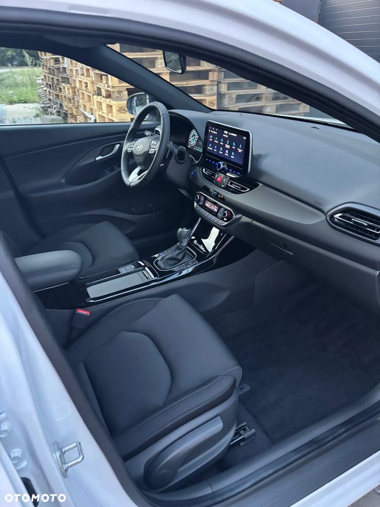 Hyundai i30 Kombi 1.5 T-GDI 48V-Hybrid DCT Advantage - 3