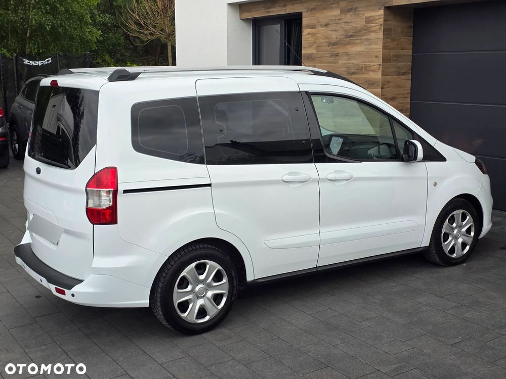 Ford Tourneo Courier 1.5 TDCi Trend - 19